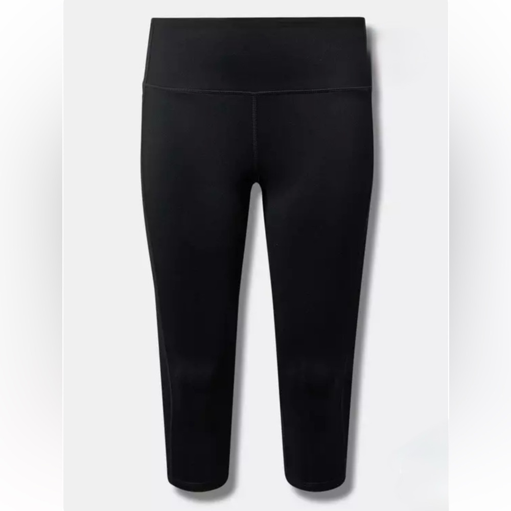 Torrid Capri Side Pocket Black Active Legging